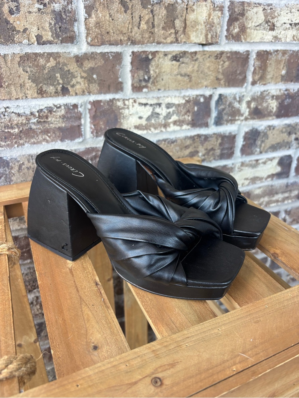Circus by Sam Edelman Black Knot Platform Wedge Sandals Size 7.5